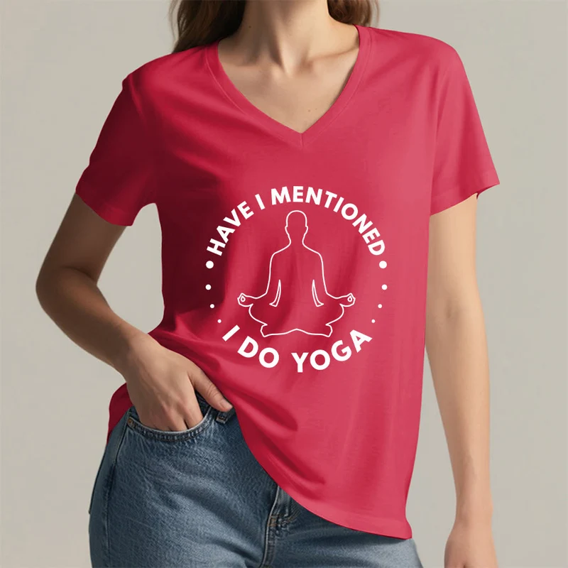 Olivenorma Habe ich schon erwähnt, dass ich Yoga mache? – T-Shirt mit kreisförmiger Meditationsfigur und Grafik auf dem Damen-V-Ausschnitt