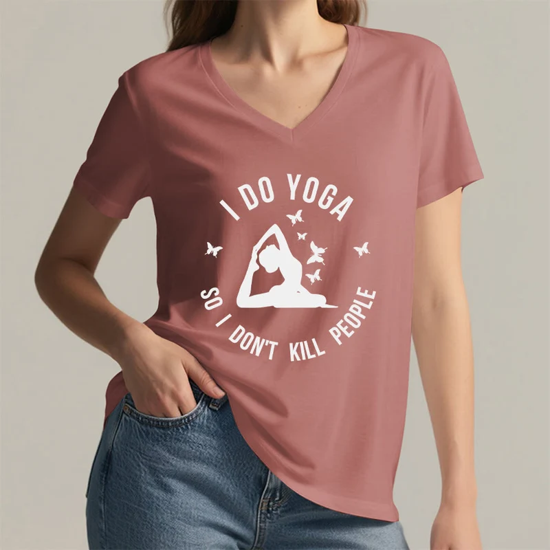 Olivenorma Lustiges Damen-T-Shirt mit V-Ausschnitt und Schmetterlings-Halbmond-Textgrafik „Ich mache Yoga“