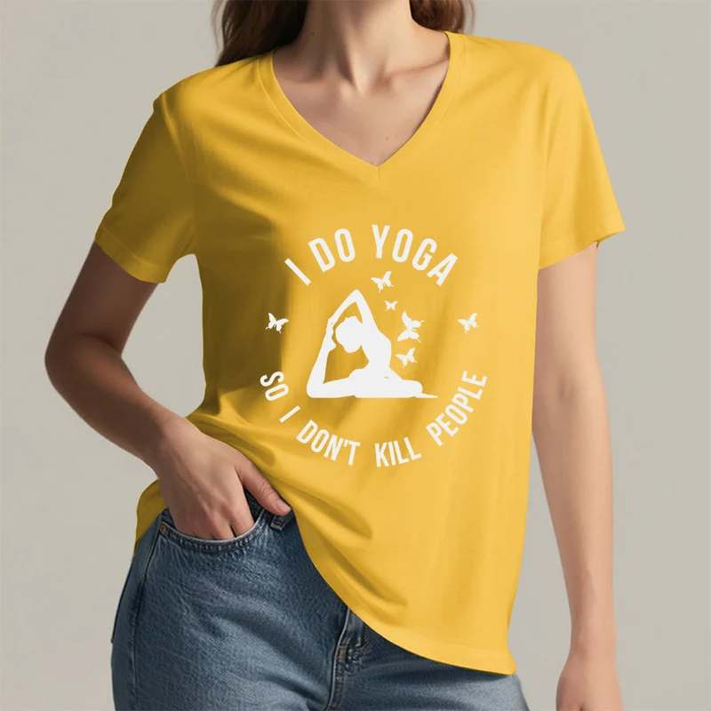 Olivenorma Lustiges Damen-T-Shirt mit V-Ausschnitt und Schmetterlings-Halbmond-Textgrafik „Ich mache Yoga“