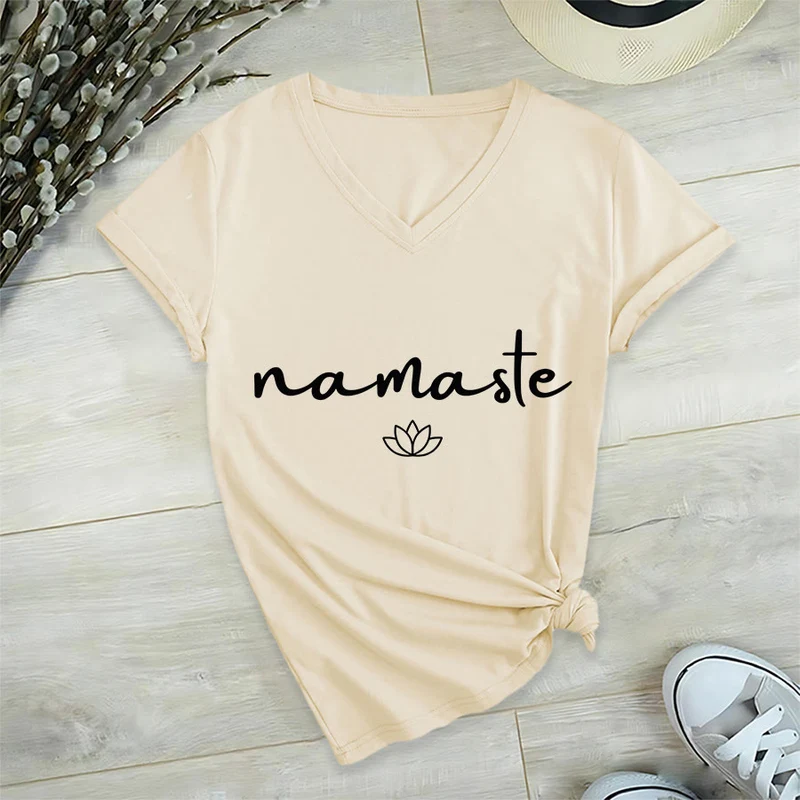 Olivenorma Cursive Namaste Simple Outline Lotus Zen Graphic Damen-T-Shirt mit V-Ausschnitt