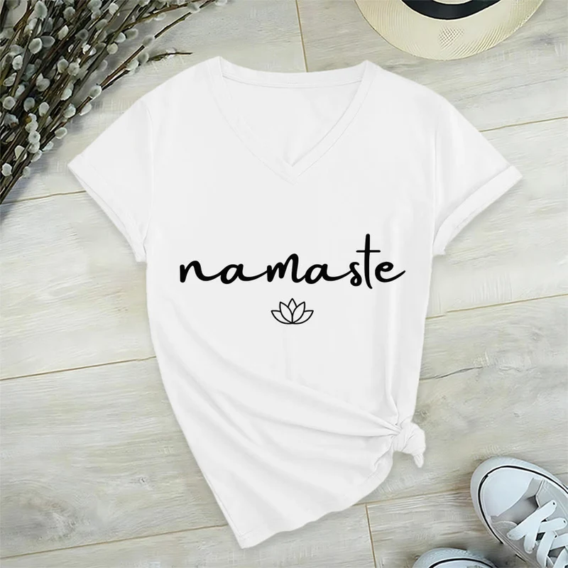 Olivenorma Cursive Namaste Simple Outline Lotus Zen Graphic Damen-T-Shirt mit V-Ausschnitt