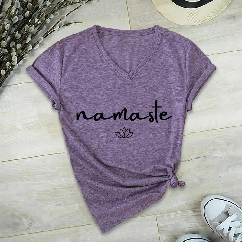 Olivenorma Cursive Namaste Simple Outline Lotus Zen Graphic Damen-T-Shirt mit V-Ausschnitt