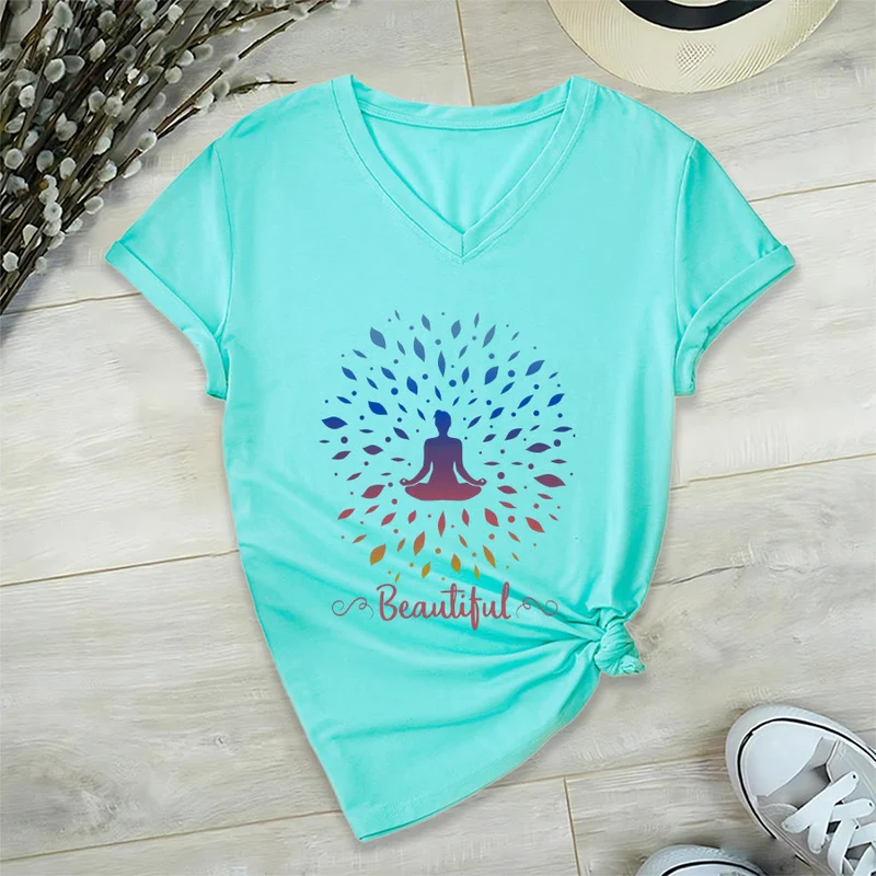 Olivenorma Farbverlauf-Blatt-Mandala-Meditationsfigur, wunderschönes Schriftbild, Damen-T-Shirt mit V-Ausschnitt