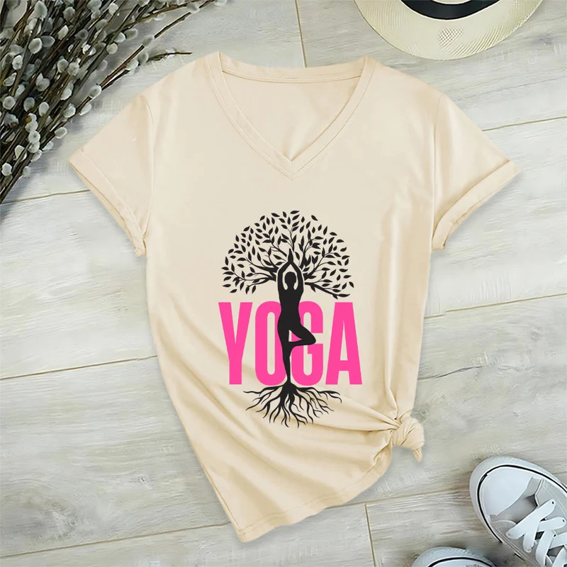 Olivenorma Yoga Figur Baum des Lebens Fettdruck Grafik Damen V-Ausschnitt T-Shirt