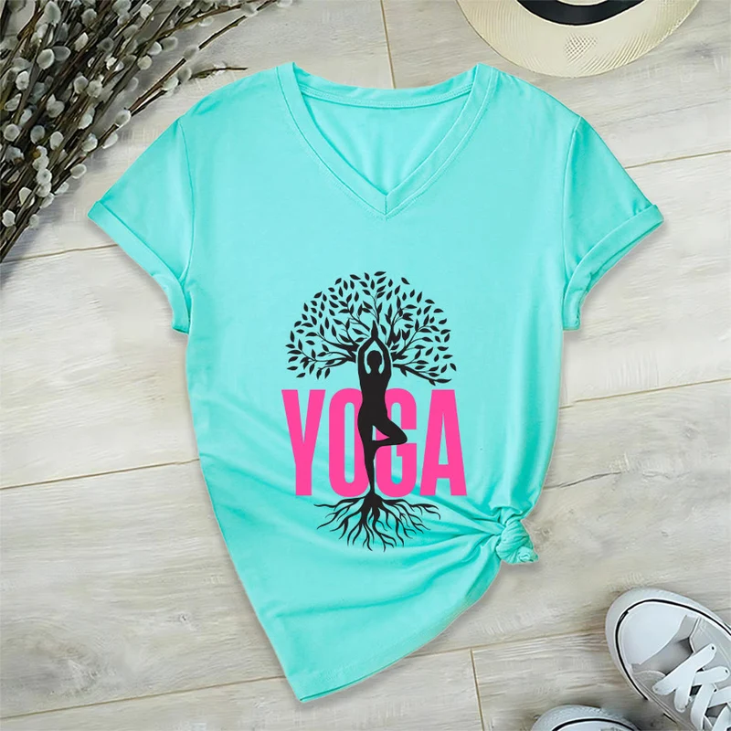 Olivenorma Yoga Figur Baum des Lebens Fettdruck Grafik Damen V-Ausschnitt T-Shirt