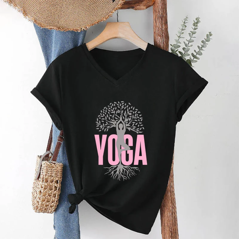 Olivenorma Yoga Figur Baum des Lebens Fettdruck Grafik Damen V-Ausschnitt T-Shirt