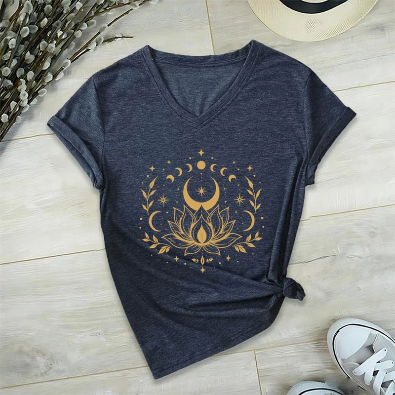 Olivenorma Damen-T-Shirt mit V-Ausschnitt, Mond-Lotus-Motiv, Vorder- und Rückseite doppelt bedruckt