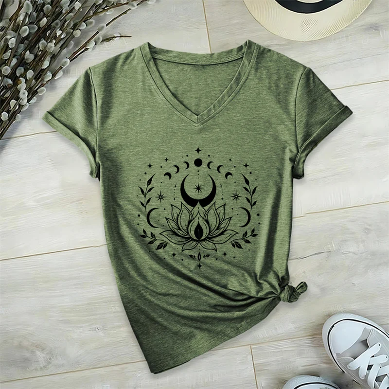 Olivenorma Damen-T-Shirt mit V-Ausschnitt, Mond-Lotus-Motiv, Vorder- und Rückseite doppelt bedruckt