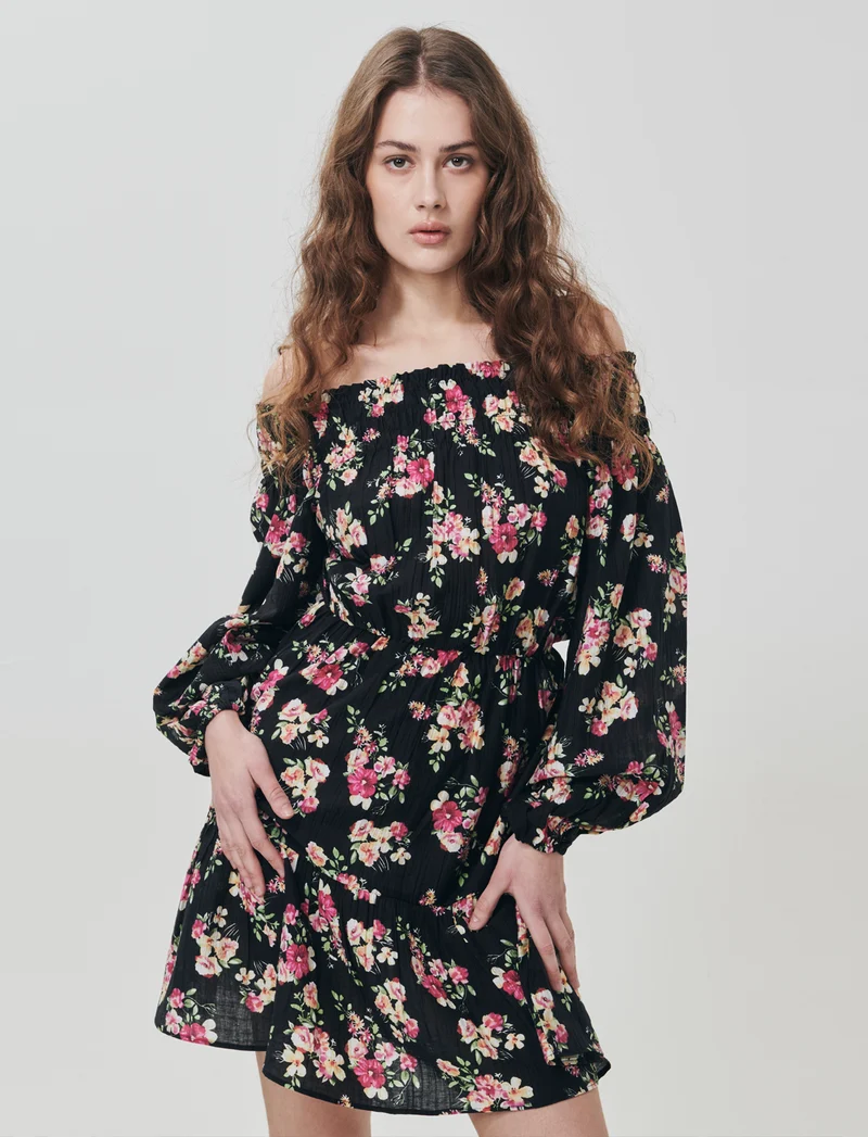 Vestito corto con smock e maniche lunghe - var 2
