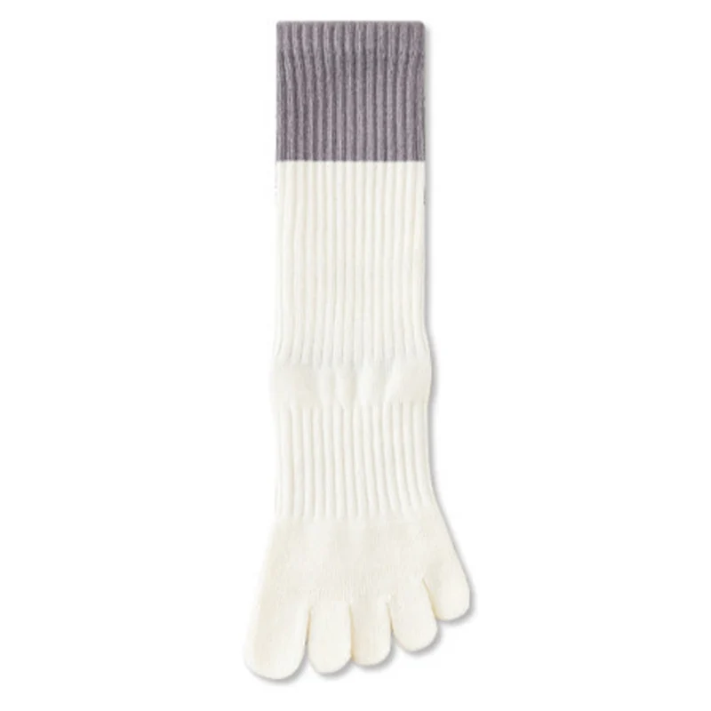 Olivenorma Hochelastische, mittelhohe Yoga-Socken mit durchgehender Silikonsohle, rutschfester und stoßdämpfender Sohle, geräuschlose Sport- und Fitness-Socken für Damen