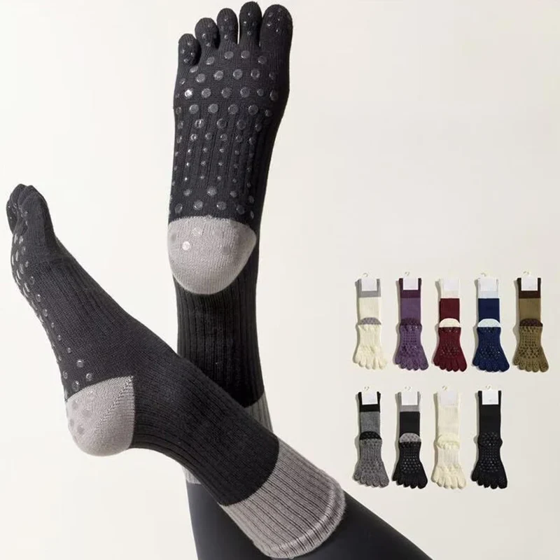 Olivenorma Hochelastische, mittelhohe Yoga-Socken mit durchgehender Silikonsohle, rutschfester und stoßdämpfender Sohle, geräuschlose Sport- und Fitness-Socken für Damen