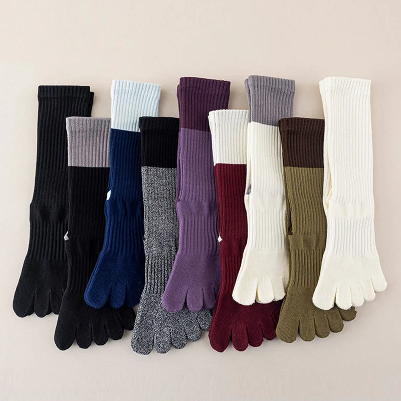 Olivenorma Hochelastische, mittelhohe Yoga-Socken mit durchgehender Silikonsohle, rutschfester und stoßdämpfender Sohle, geräuschlose Sport- und Fitness-Socken für Damen