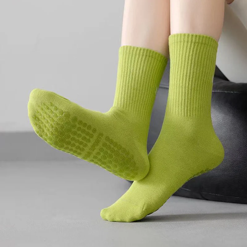 Olivenorma Mid Tube Elastische Stricksocken mit vollständiger Abdeckung, rutschfester Silikon-Balanceunterstützung, vielseitige Sport- und Yoga-Socken für Damen