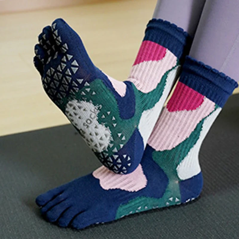 Olivenorma Hochelastische, rutschfeste Silikonnoppen für optimalen Tragekomfort – ideal für Fitnessstudio und Yoga.
