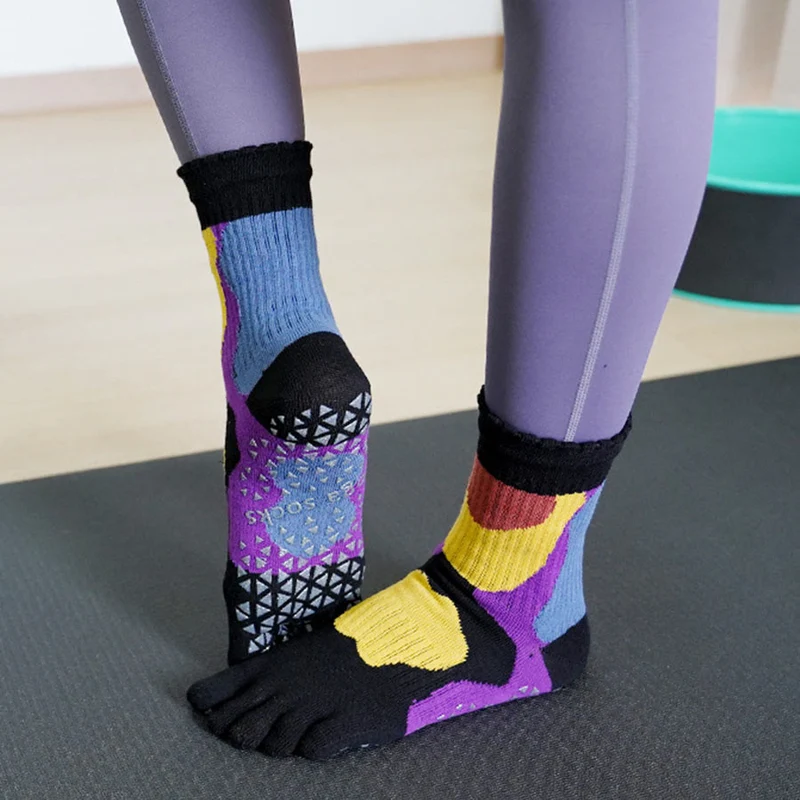 Olivenorma Hochelastische, rutschfeste Silikonnoppen für optimalen Tragekomfort – ideal für Fitnessstudio und Yoga.