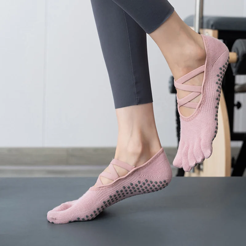 Olivenorma Zehensocken mit Silikonnoppen, rutschfest, stoßdämpfend, eng anliegend, für alle Indoor-Aktivitäten, Yoga-Socken für Damen