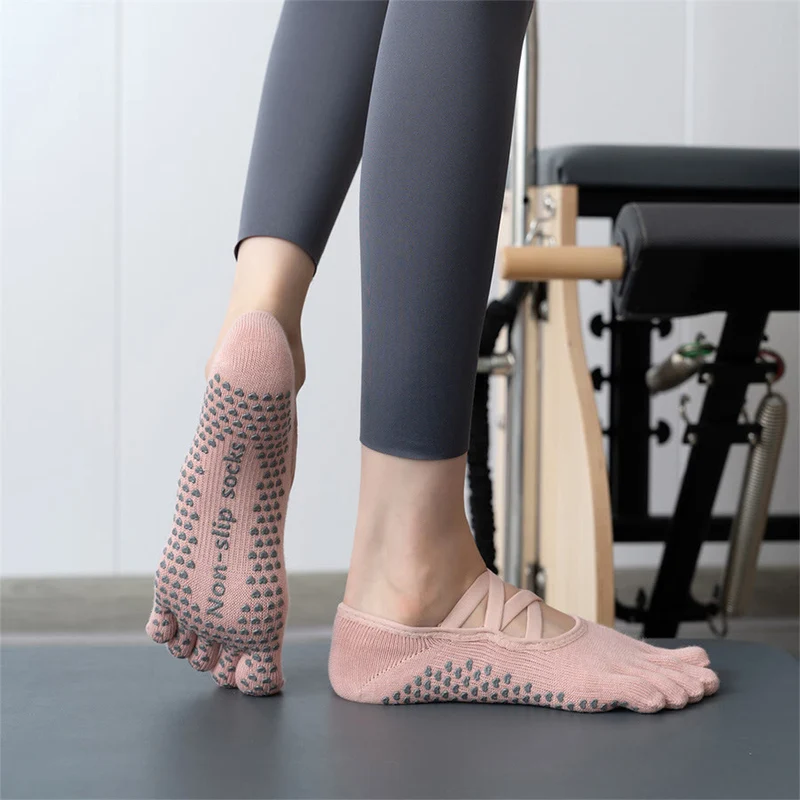 Olivenorma Zehensocken mit Silikonnoppen, rutschfest, stoßdämpfend, eng anliegend, für alle Indoor-Aktivitäten, Yoga-Socken für Damen