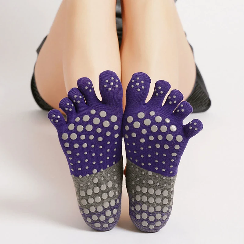 Olivenorma Premium Strick-Fünf-Finger-Socken mit rutschfester Silikonsohle für Balanceunterstützung, atmungsaktiv und flexibel – ideal für Indoor-Sport, Workout und Yoga.