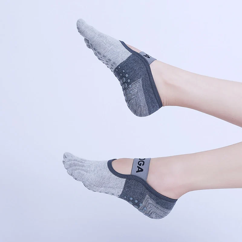Olivenorma Premium Strick-Fünf-Finger-Socken mit rutschfester Silikonsohle für Balanceunterstützung, atmungsaktiv und flexibel – ideal für Indoor-Sport, Workout und Yoga.