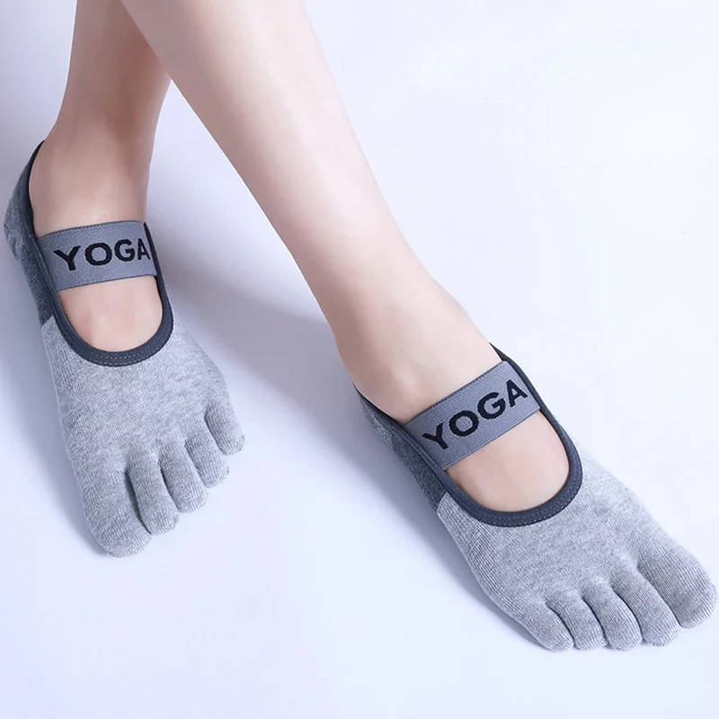 Olivenorma Premium Strick-Fünf-Finger-Socken mit rutschfester Silikonsohle für Balanceunterstützung, atmungsaktiv und flexibel – ideal für Indoor-Sport, Workout und Yoga.