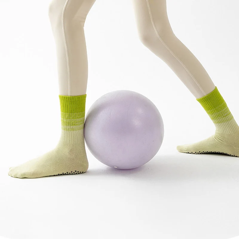Olivenorma Mid Calf High Elasticate Non Slip Silicone Noppen Shock Resistant Balance Support Damen-Yogasocken