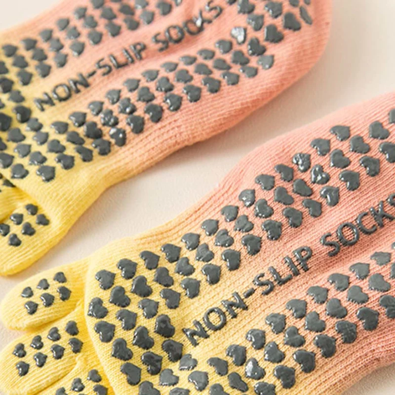 Olivenorma Zehensocken mit offener Zehenpartie, rutschfester, stoßdämpfender, atmungsaktiver und flexibler Oberfläche für Damen – ideal für Fitnessstudio und Yoga.