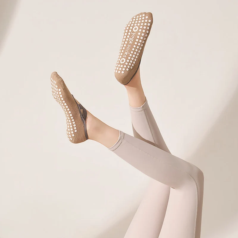 Olivenorma Hautfreundliche, weiche Stricksocken mit Rundumgriff, rutschfest, stoßdämpfend, vielseitig einsetzbar – Trainingssocken für Damen (Yoga)