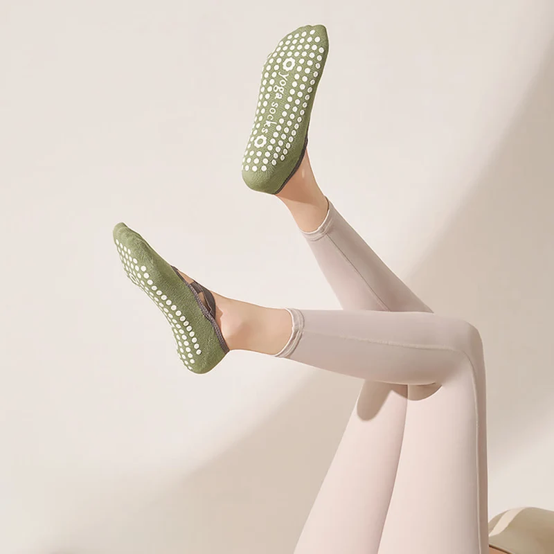 Olivenorma Hautfreundliche, weiche Stricksocken mit Rundumgriff, rutschfest, stoßdämpfend, vielseitig einsetzbar – Trainingssocken für Damen (Yoga)