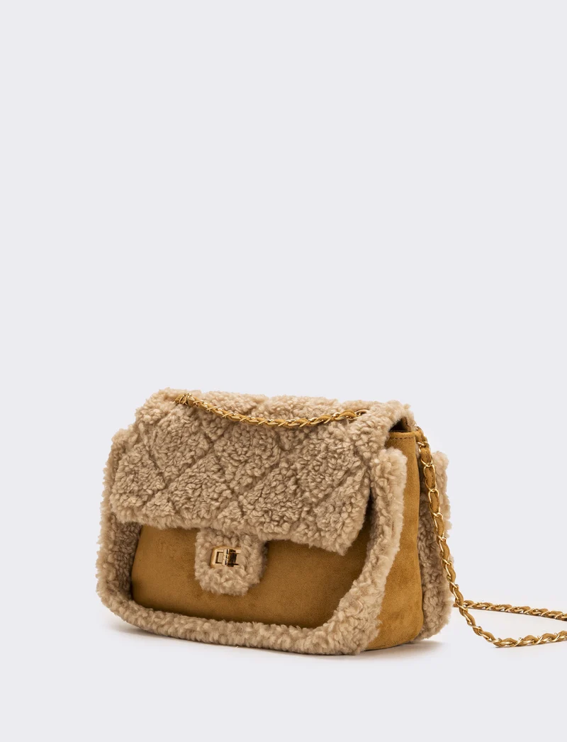 Borsa a tracolla donna in finto montone con catena - Beige
