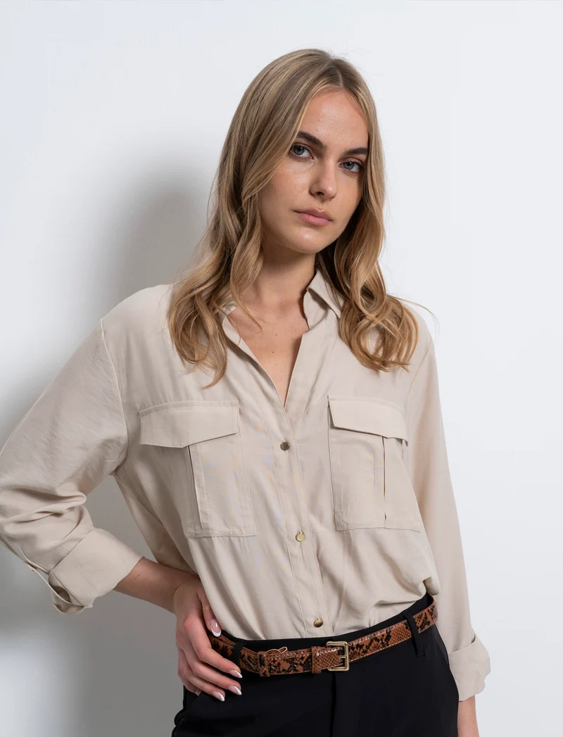 Camicia basica con tasche sul petto da donna - Beige corda