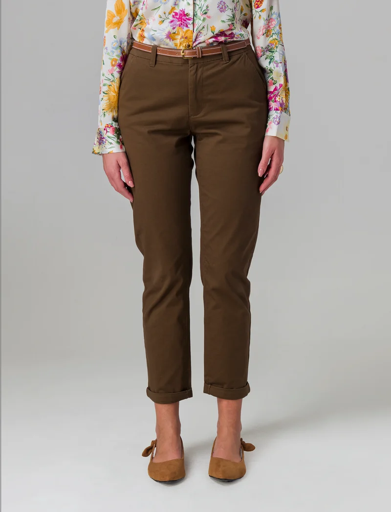Pantalone chino con cintura da donna - Marrone tabacco