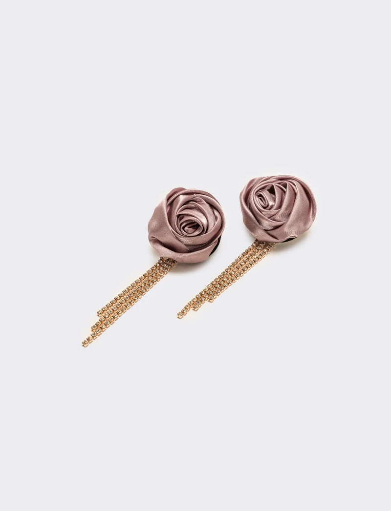 Orecchino con rosa in tessuto e strass - Rosa