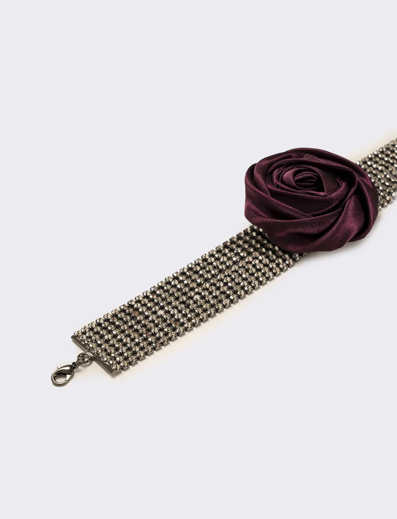 Collana chocker con strass e rosa in tessuto - Viola