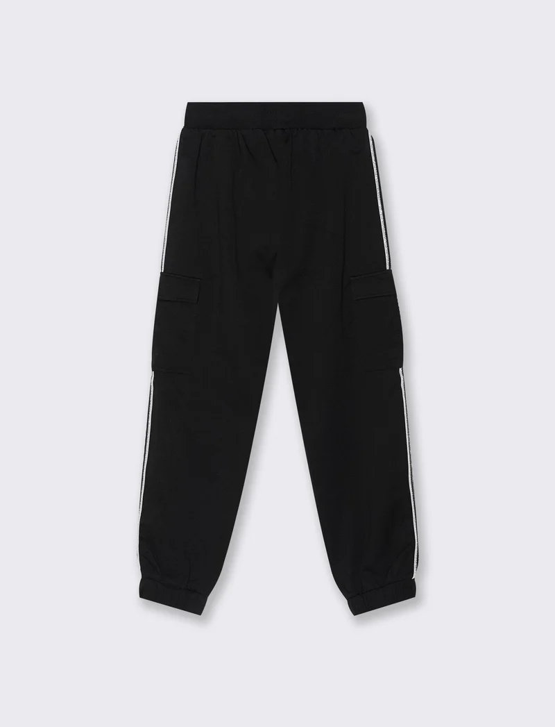 Jogger cargo con nastro a righe brillantinate. - Nero