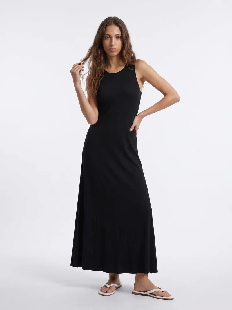 Vestito lungo a costine slim con scollo - Nero