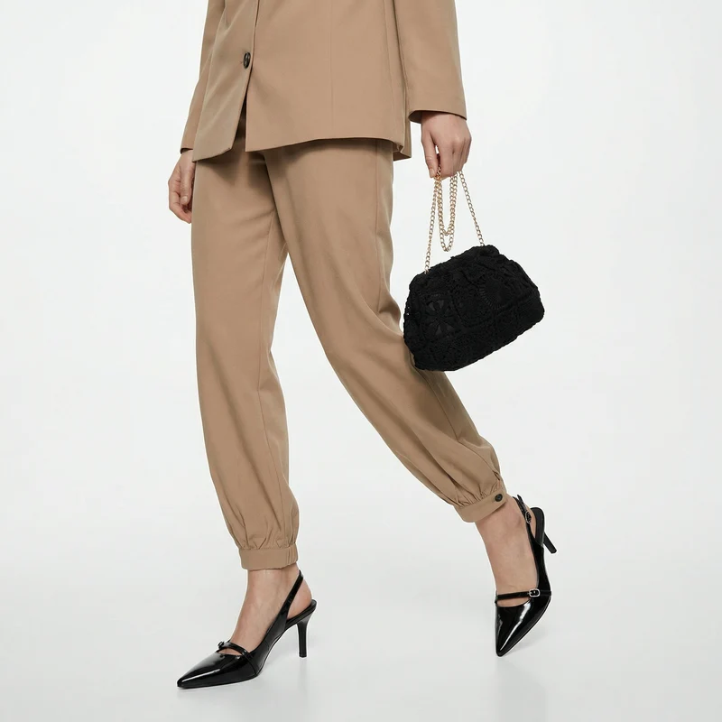 Pantaloni chinos con elastico fondo - Cammello