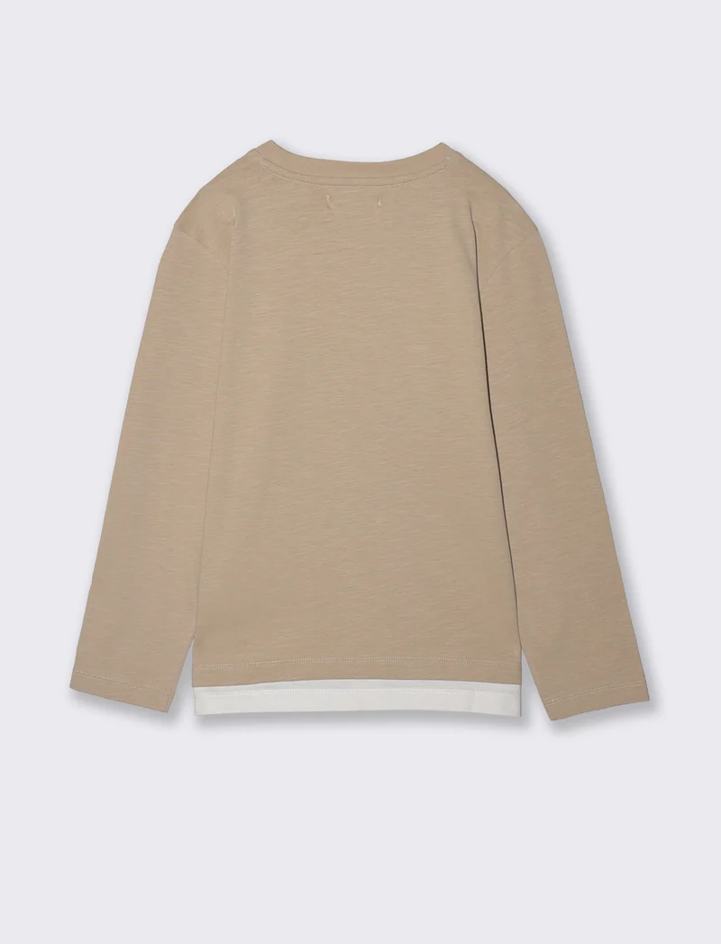 T-shirt con taschino e patch colorato - Beige