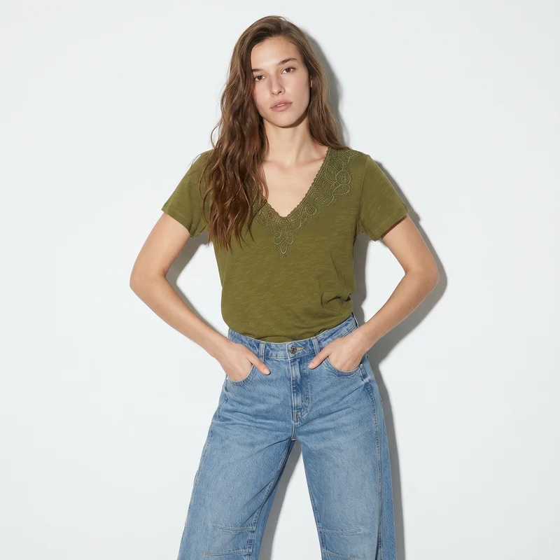 T-Shirt con Passamaneria Scollo V - Verde abete