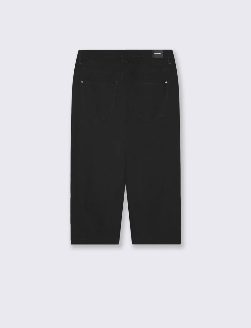 Pantaloni Capri Slim in Tessuto Elasticizzato - Nero