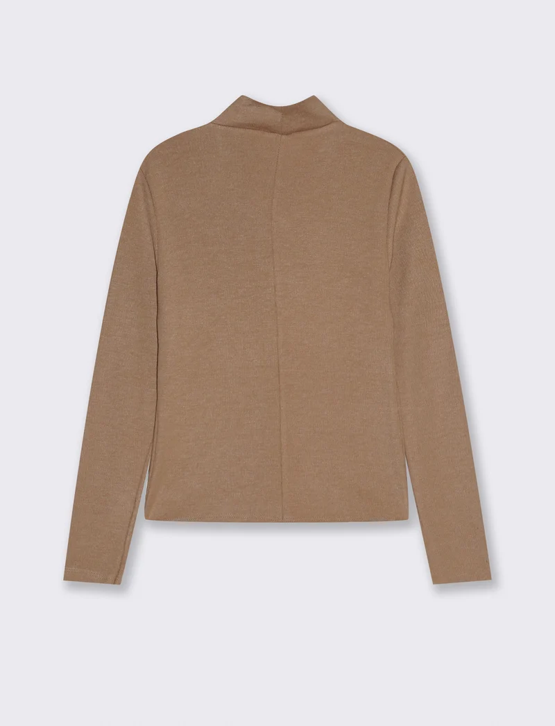 Maglia in tessuto morbido con scollo drappeggiato - Cammello