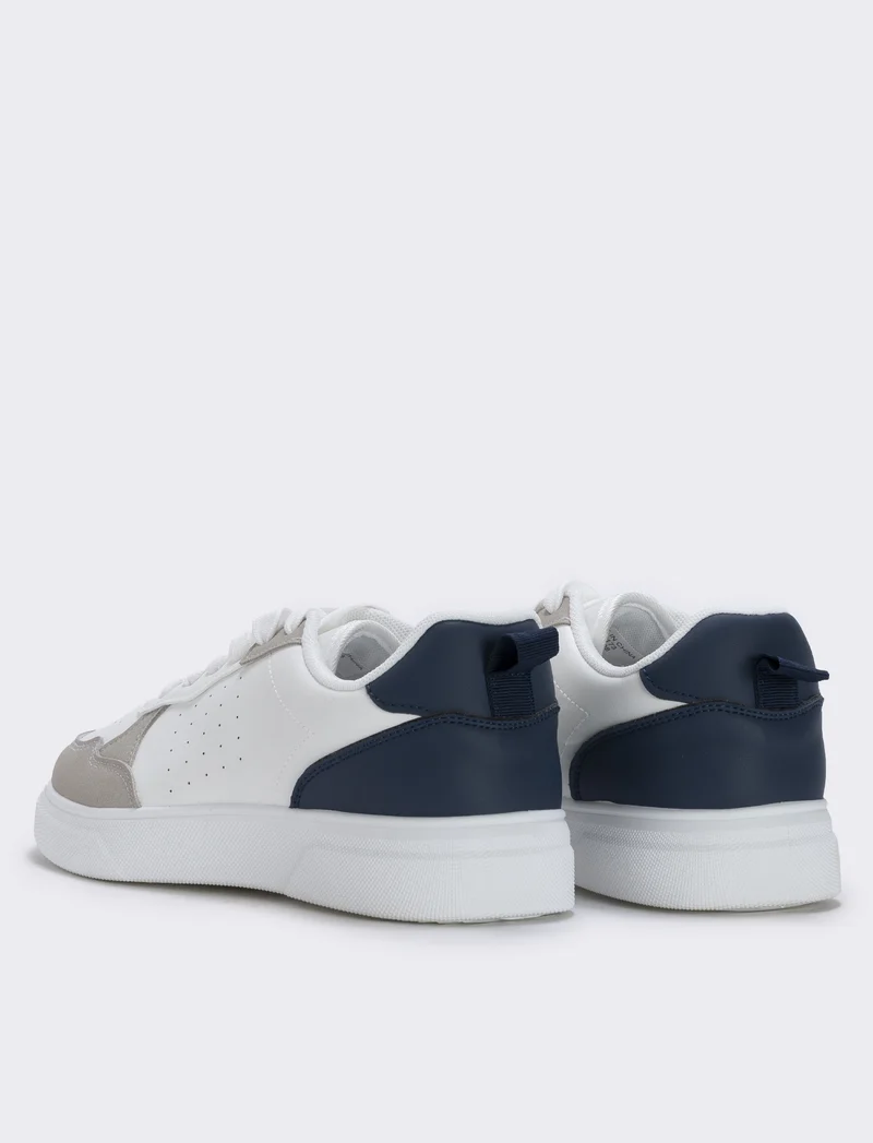 Sneakers bianche con riporti a contrasto - Bianco