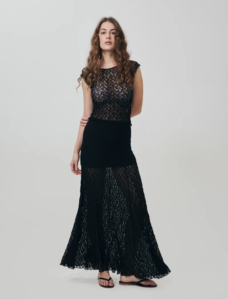 T-shirt in pizzo con scollo a barca - Nero