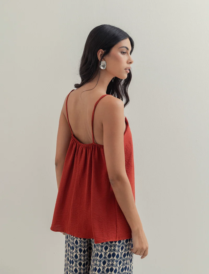 Top con bretelle con accessorio - coccio
