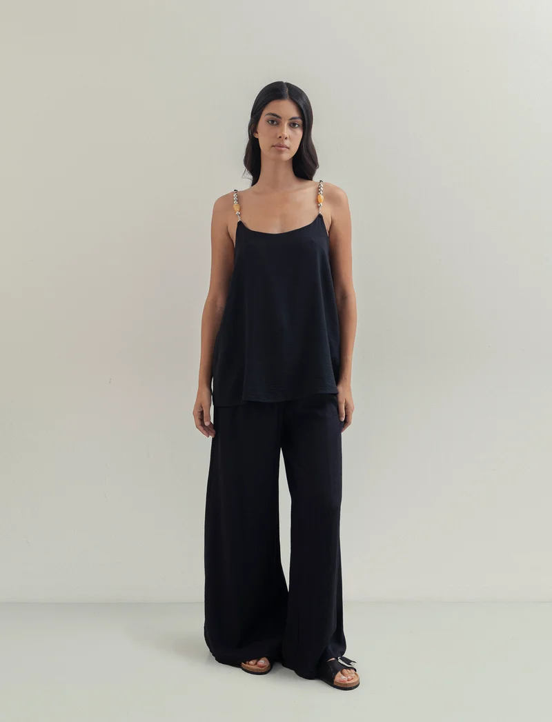 Top con bretelle con accessorio - Nero