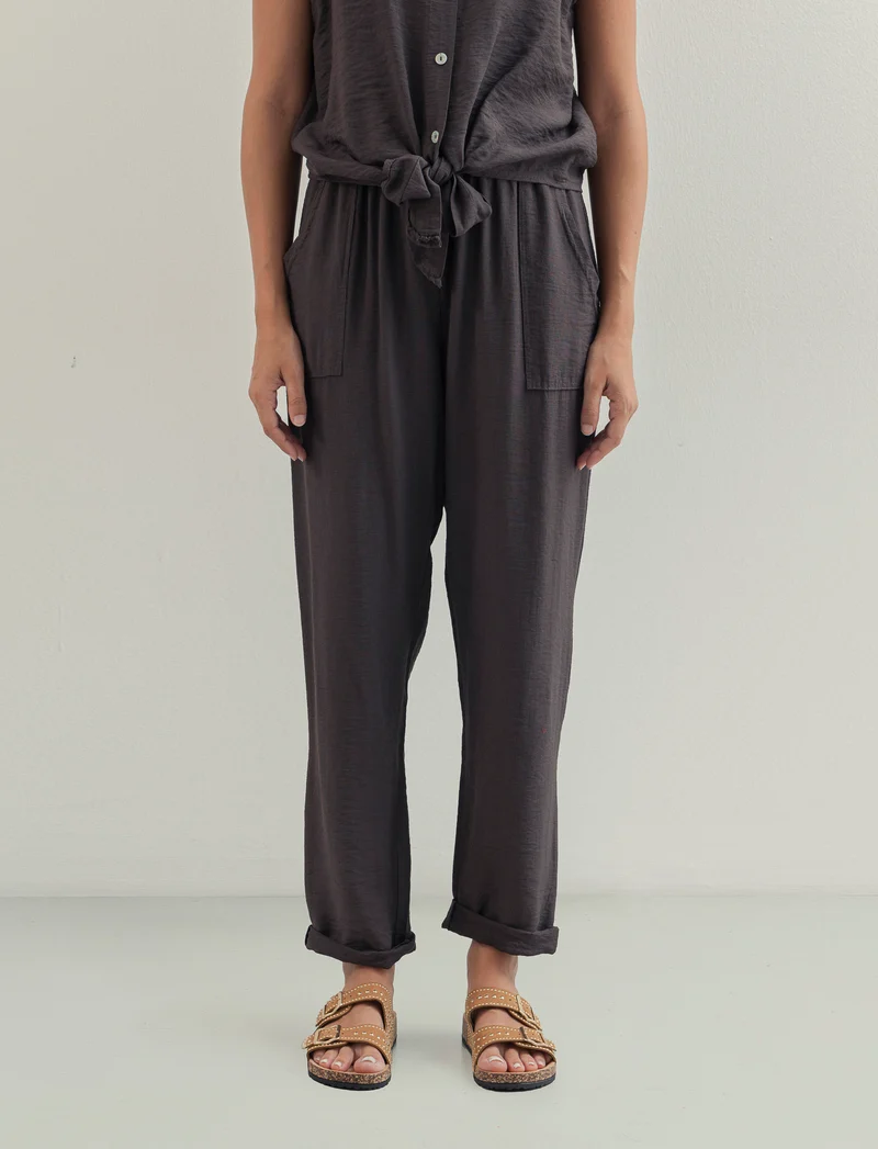 Pantalone con tasche a toppe ed elastico in vita - Moro