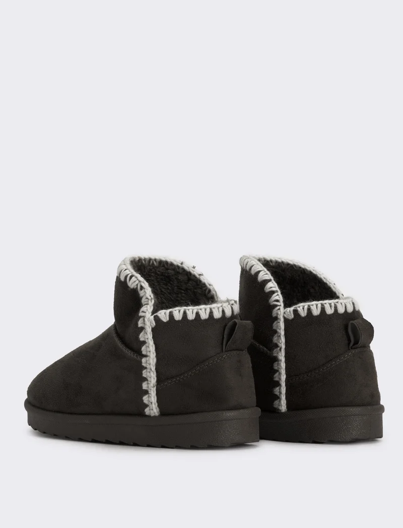 Stivaletto da neve con impunture da bambina - Nero
