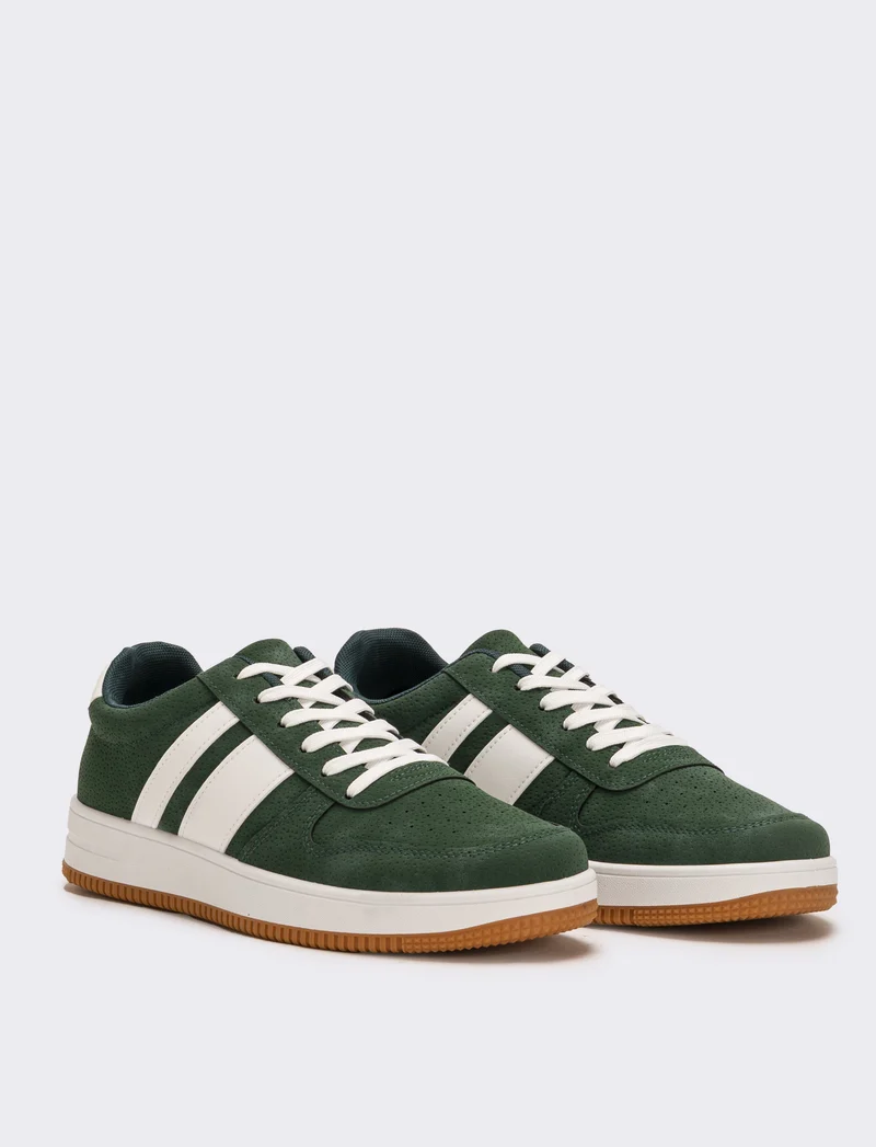 Sneakers con inserti bianchi da uomo - Verde