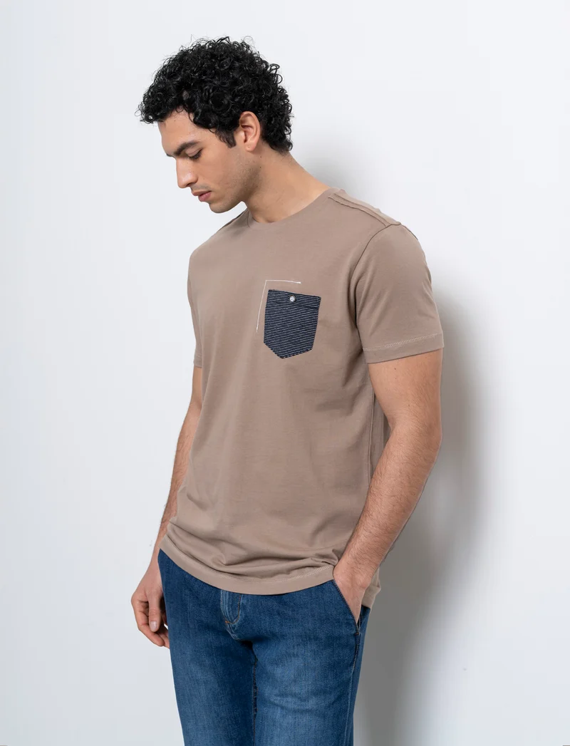 T-shirt con ricamo e taschino da uomo - Grigio tortora