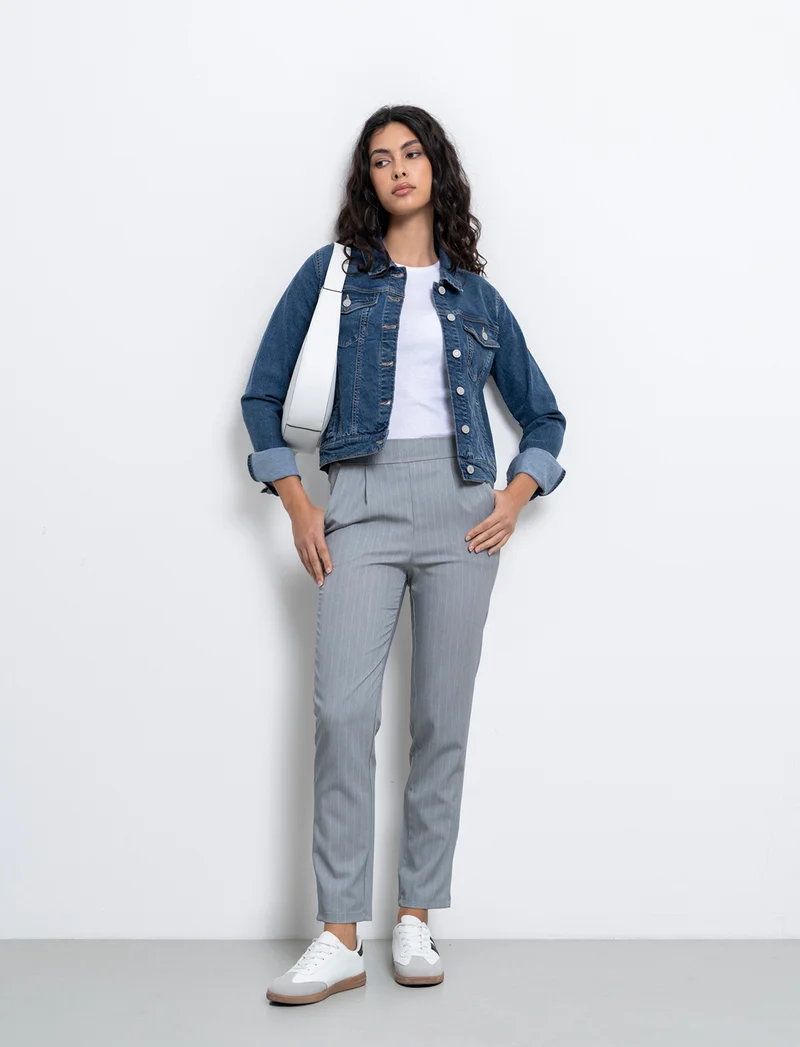 Pantalone in tessuto rigato con elastico al dietro - Grigio chiaro