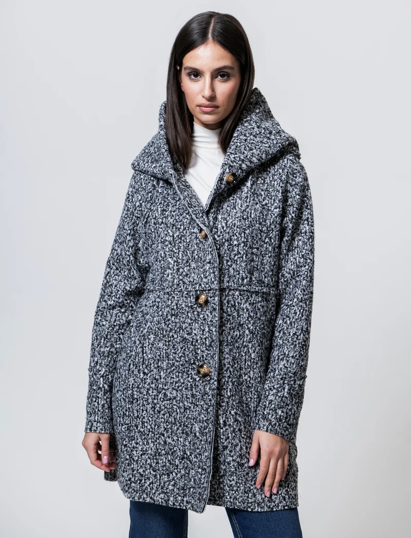 Cappotto su tessuto bouclè con cappuccio - sale/pepe